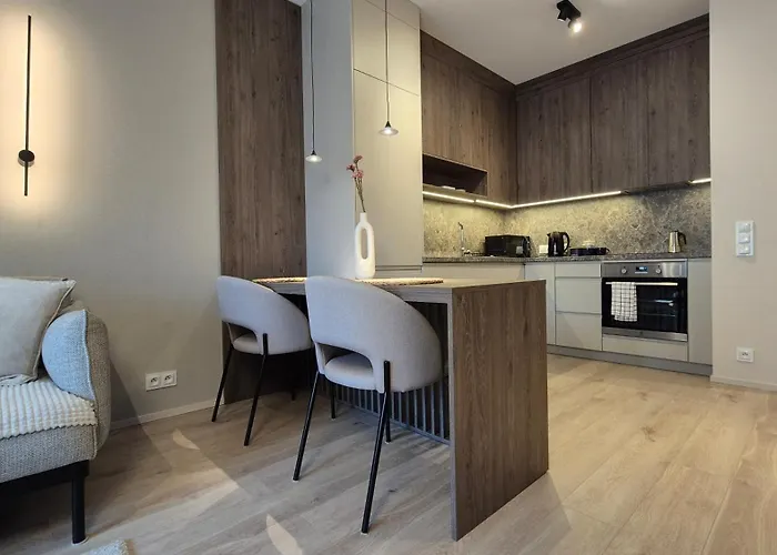 Luxurious Almond Apartment, Self Check-in 24h, Free Parking, Air-conditioning * 포즈난