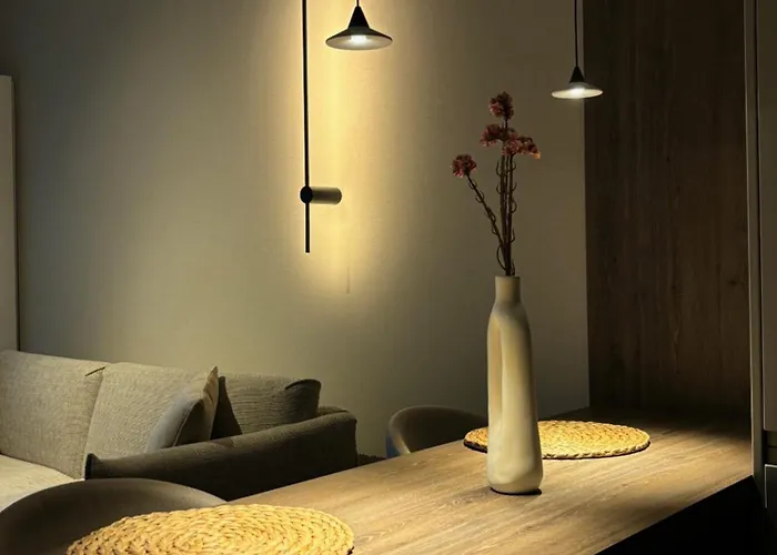 Luxurious Almond Apartment, Self Check-in 24h, Free Parking, Air-conditioning 아파트 포즈난