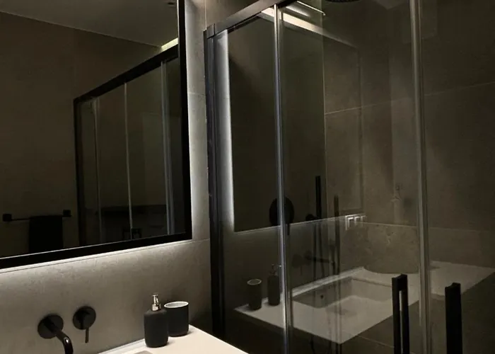 Luxurious Almond Apartment, Self Check-in 24h, Free Parking, Air-conditioning 아파트 *