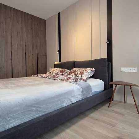 Luxurious Almond Apartment, Self Check-in 24h, Parking, Air-conditioning Apartment *