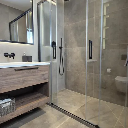 Luxurious Almond Apartment, Self Check-in 24h, Parking, Air-conditioning Poznan