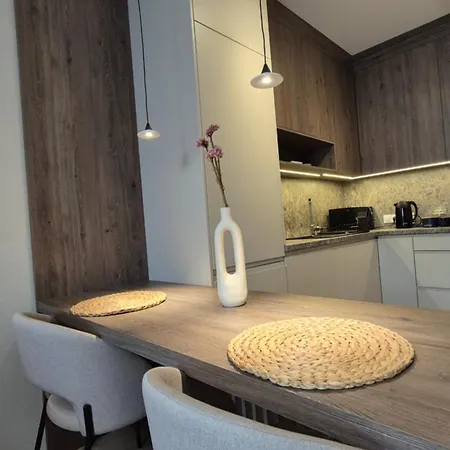 Lejlighed Luxurious Almond Apartment, Self Check-in 24h, Free Parking, Air-conditioning Poznań