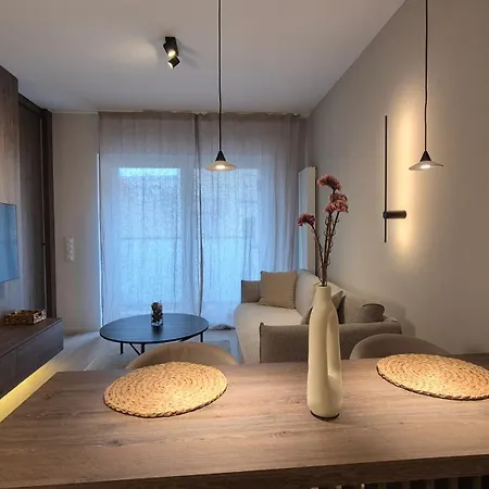 Luxurious Almond Apartment, Self Check-in 24h, Parking, Air-conditioning *