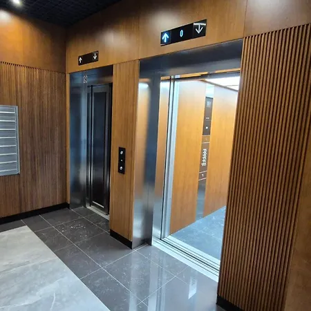 Apartment Luxurious Almond Apartment, Self Check-in 24h, Parking, Air-conditioning