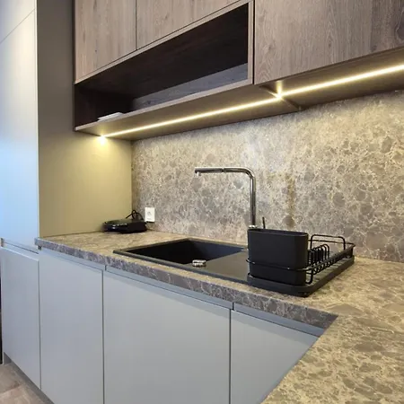 Apartment Luxurious Almond Apartment, Self Check-in 24h, Parking, Air-conditioning *