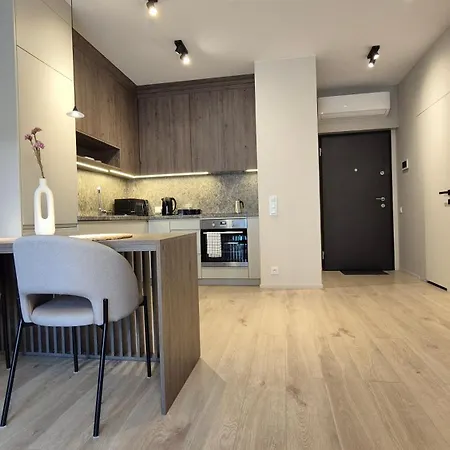 Apartment Luxurious Almond Apartment, Self Check-in 24h, Free Parking, Air-conditioning Poznan