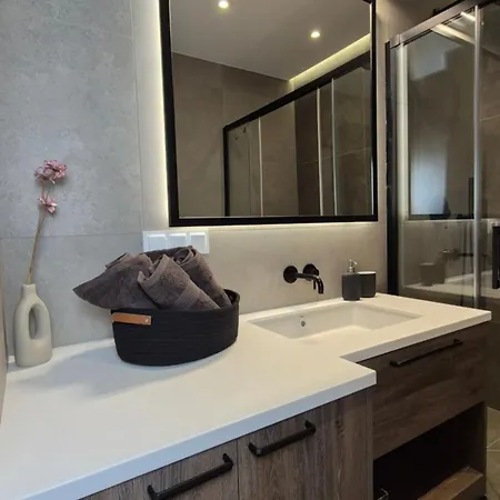 Luxurious Almond Apartment, Self Check-in 24h, Parking, Air-conditioning * Poznan
