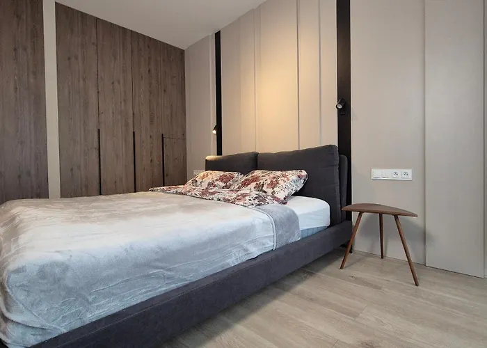 Luxurious Almond Apartment, Self Check-in 24h, Free Parking, Air-conditioning Apartamento *