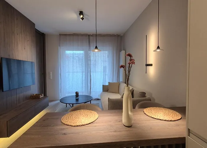 Luxurious Almond Apartment, Self Check-in 24h, Free Parking, Air-conditioning *