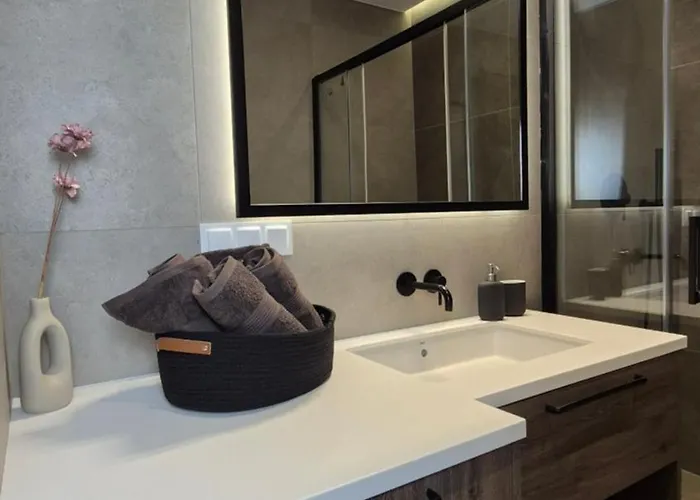 Luxurious Almond Apartment, Self Check-in 24h, Free Parking, Air-conditioning * Poznan